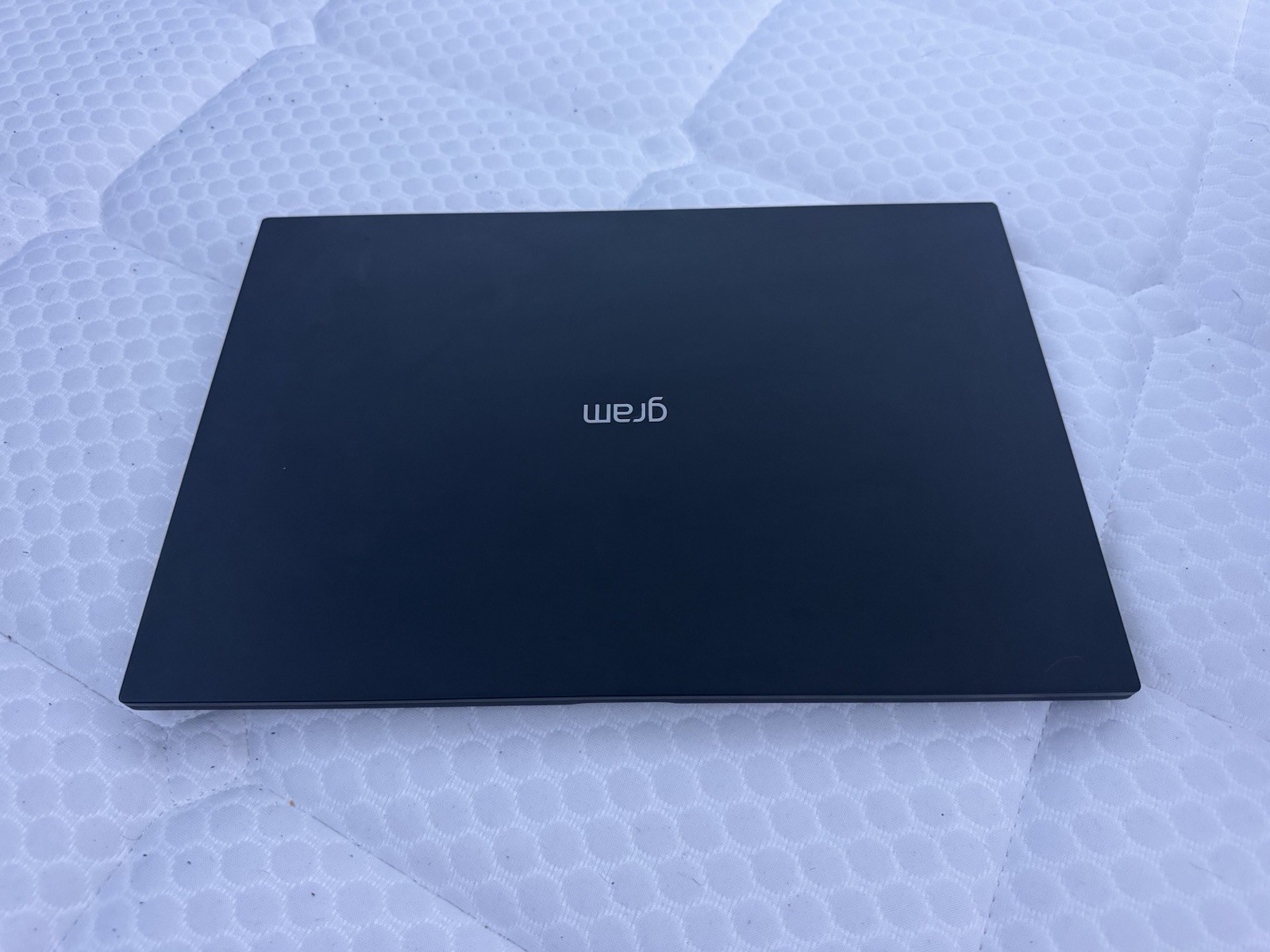 LG gram 17″ Intel Core Ultra 7 155H 16GB 2TB SSD Win 11 Pro Black, NO CHARGER.