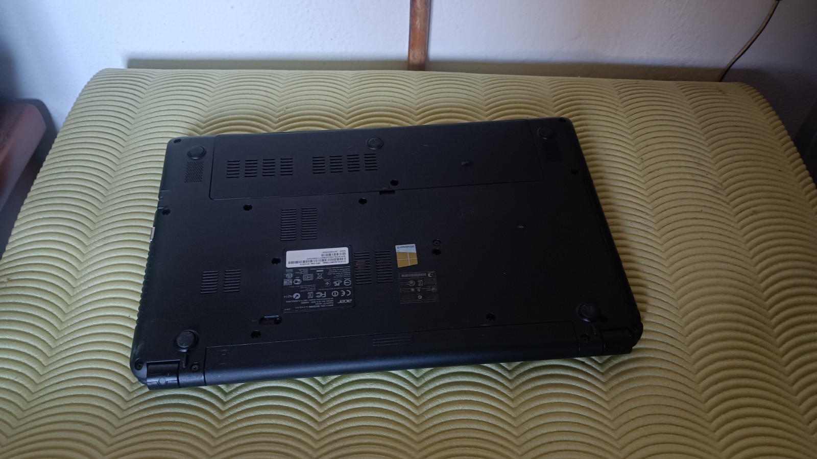 Acer Aspire e15 es1-572g I5-4200U 8GB 128GB SSD M2 AMD R7 M265 2GB 15.6″