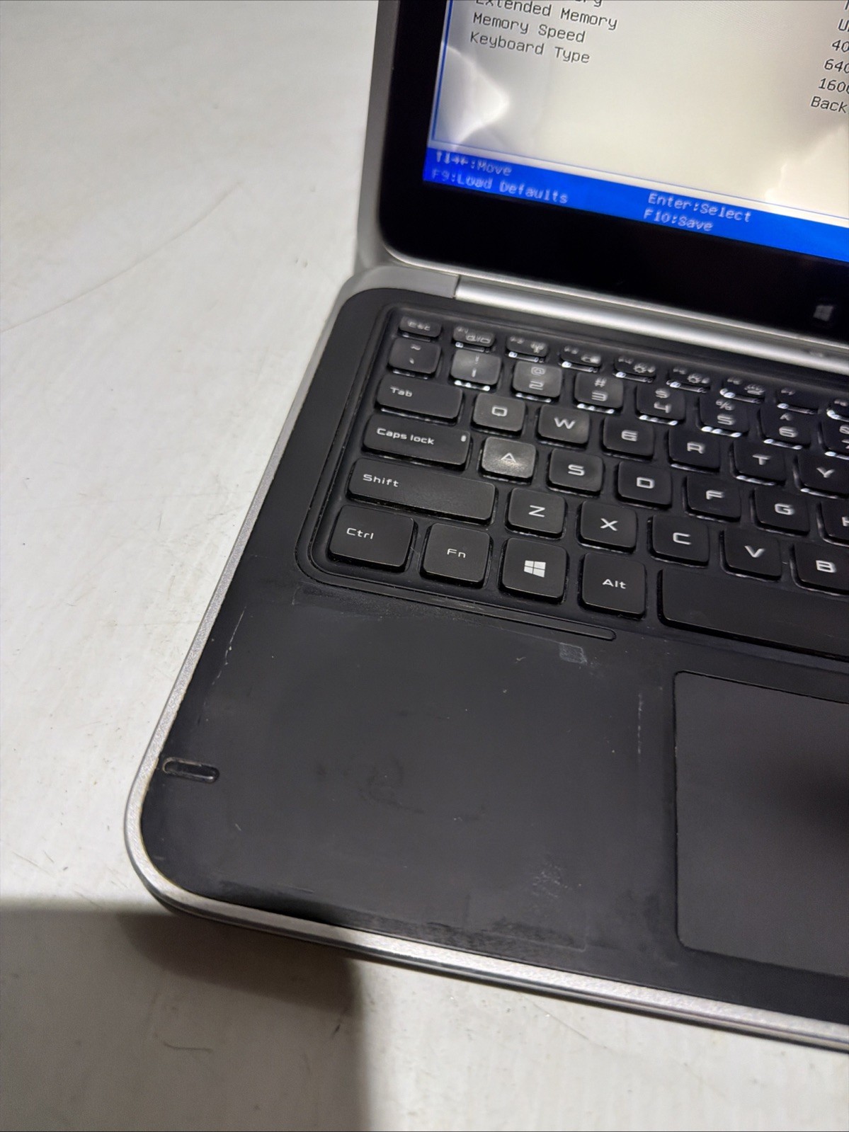 Dell XPS 12-9Q33 Laptop i5-4200u 4gb Ram No Drives Boots Bios Water DMG