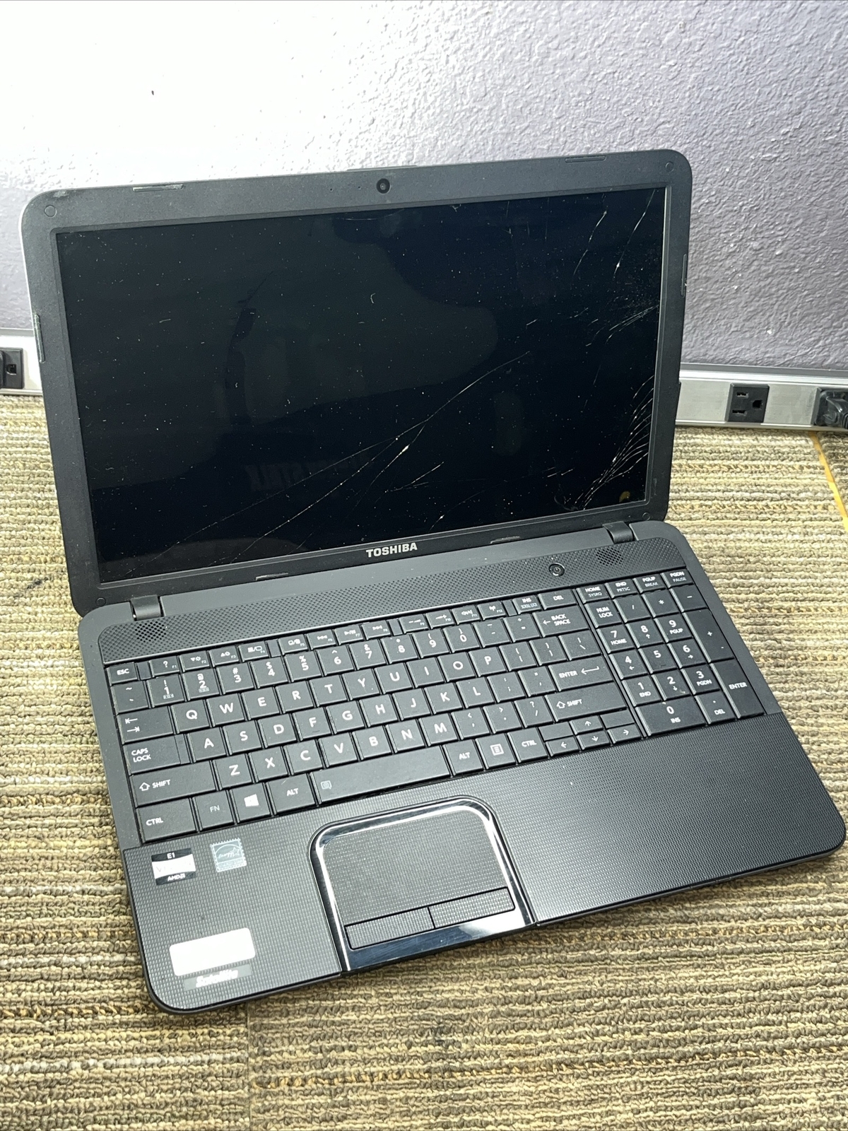 Toshiba Satellite C855D-S5344 15.6″ Laptop 729449
