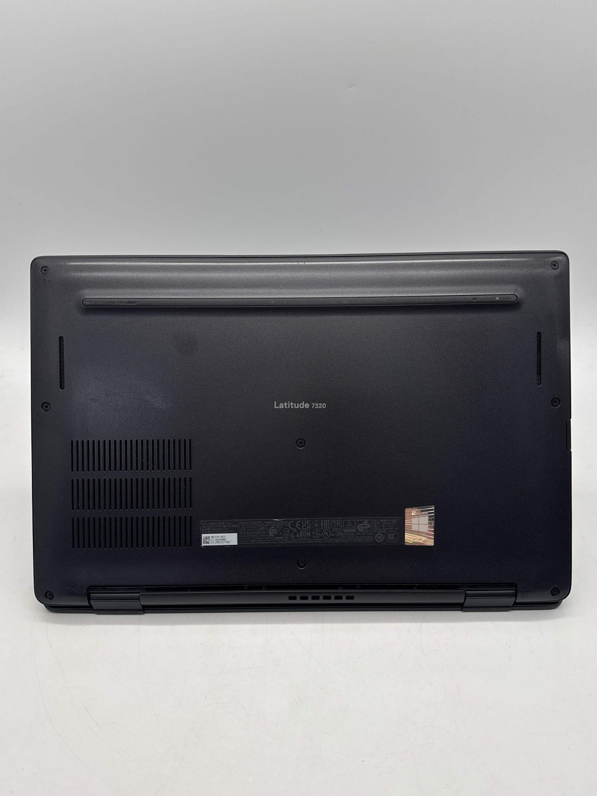 Dell Latitude 7320 13.3″ Core i7-1185G7 16GB RAM 256GB SSD Black For Parts