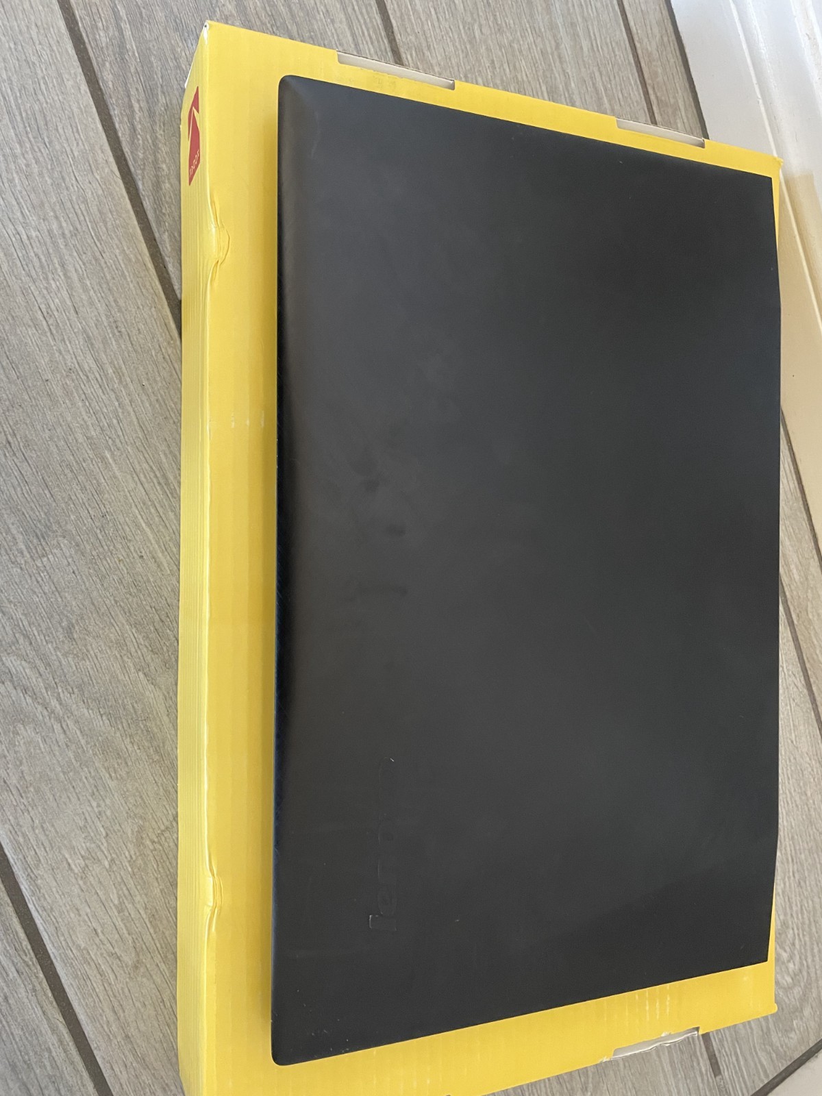 Lenovo Y520-15IKBN intel i7-7700HQ @2.80GHz 16GB RAM WITH CHARGER!!