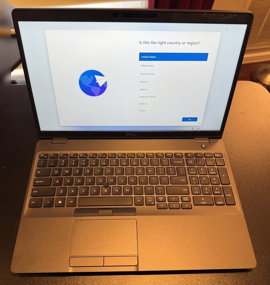 Dell Precision 3541 i5-9400 / 8GB RAM /238GB SSD/Quadro P620/Windows 11 (77)
