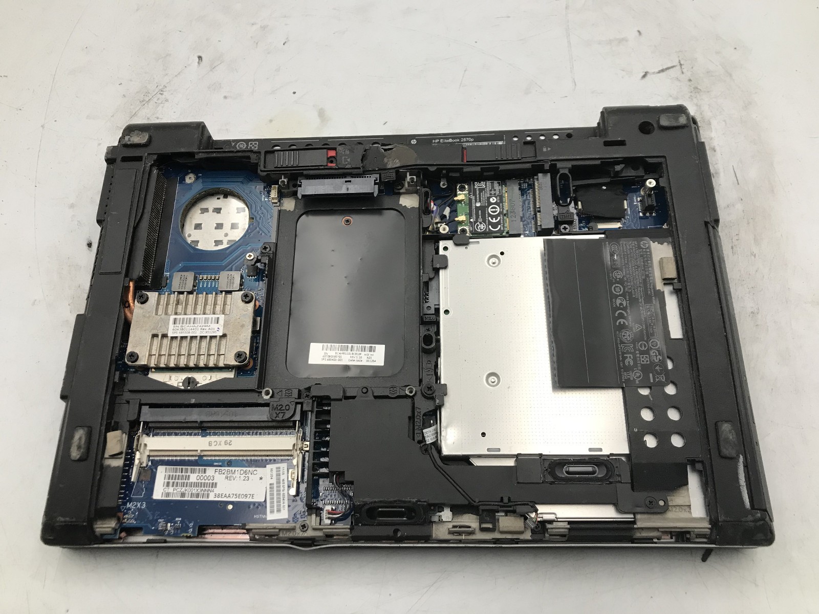 HP ELITEBOOK 2570P – FOR PARTS/DAMAGED – INTEL I5 3RD GEN – NO RAM -READ DESC-BB