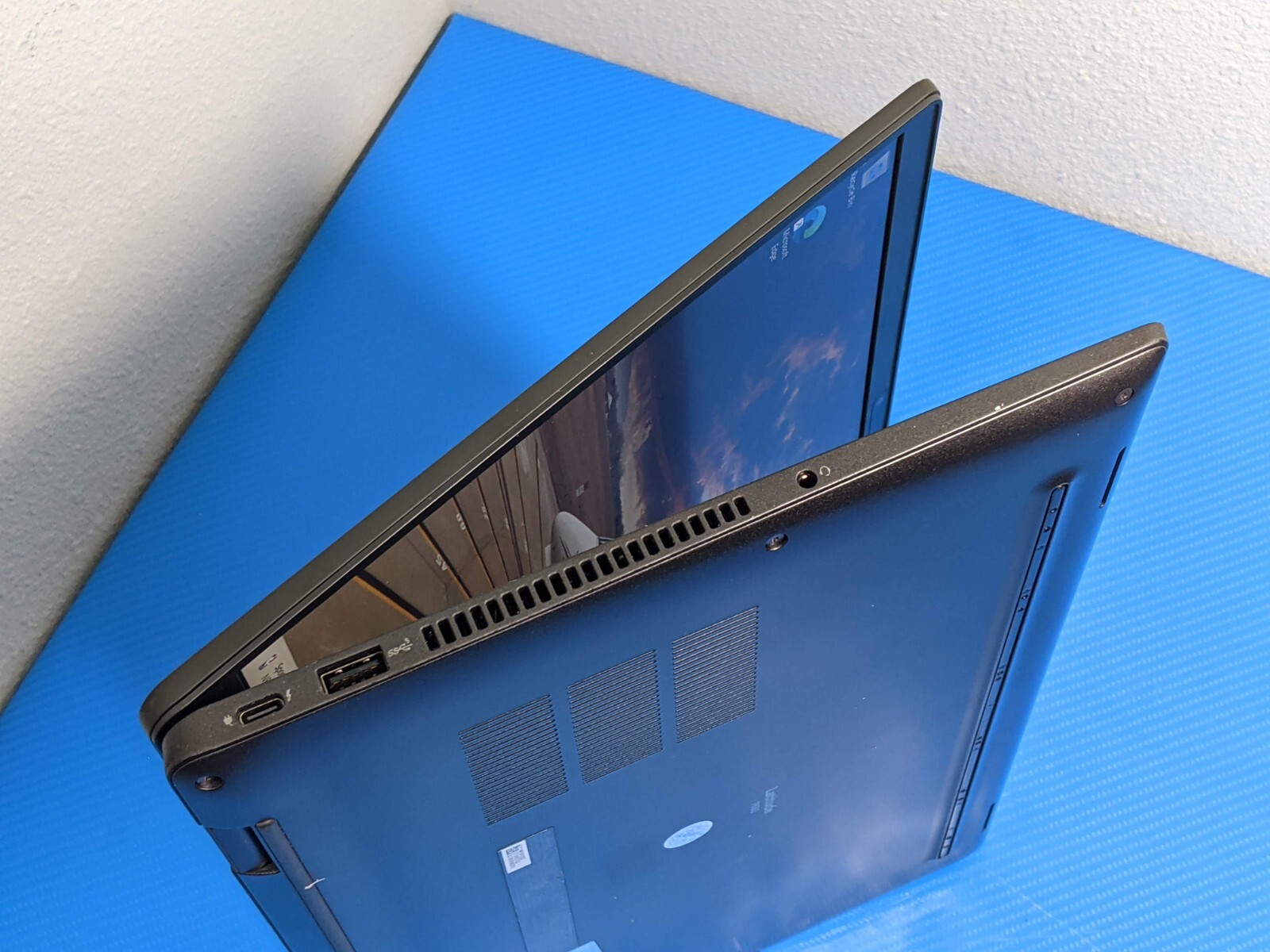 Dell Latitude 7530 15.6″FHD i5-1245U 1.3GHz 8GB 256GB SSD Win11Pro WRNTY-11/2025