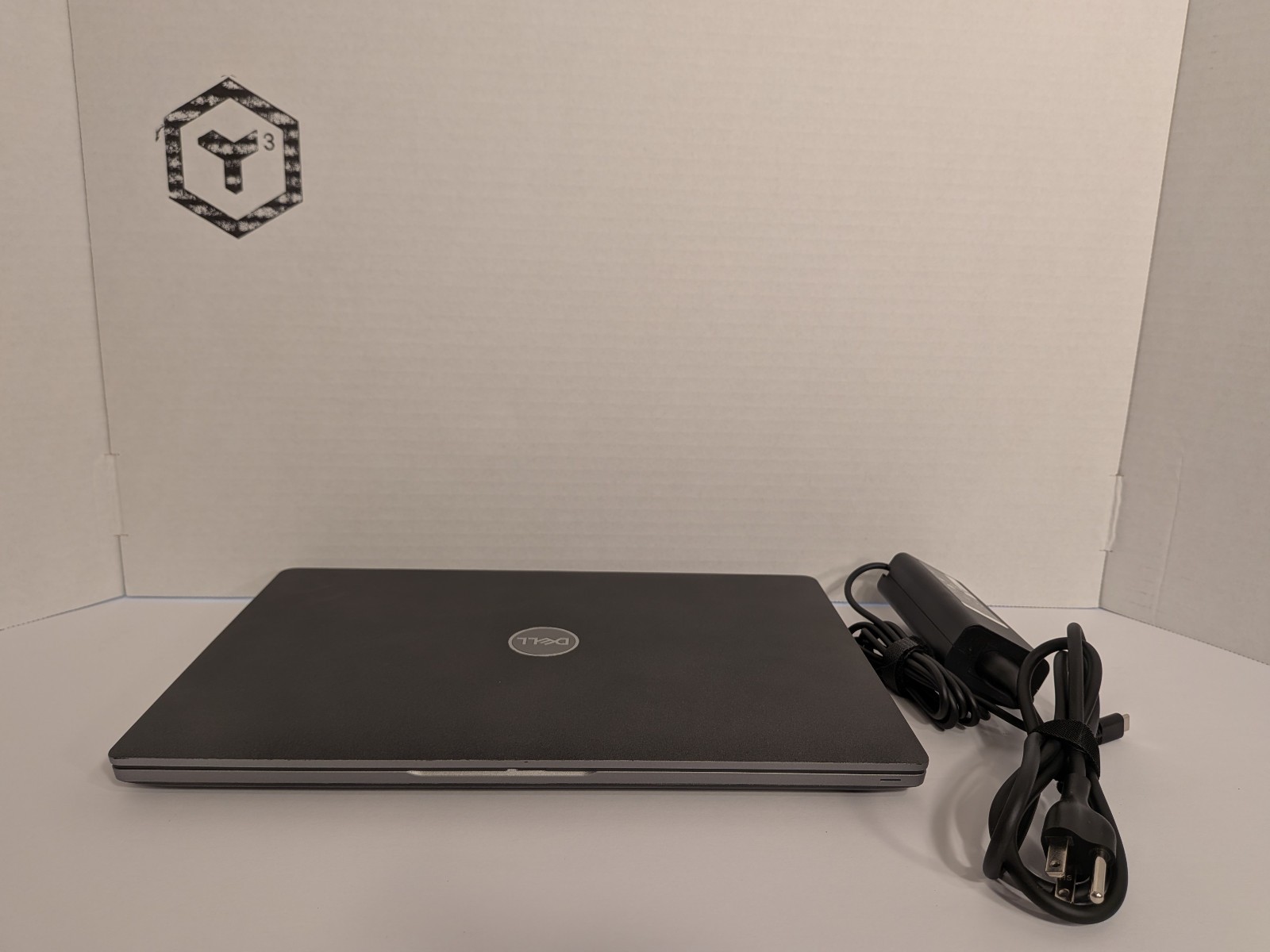 Dell Latitude 5430 | Linux Mint 22.3 | 12th Gen 10 Cor i7 | 16GB RAM | 512GB SSD