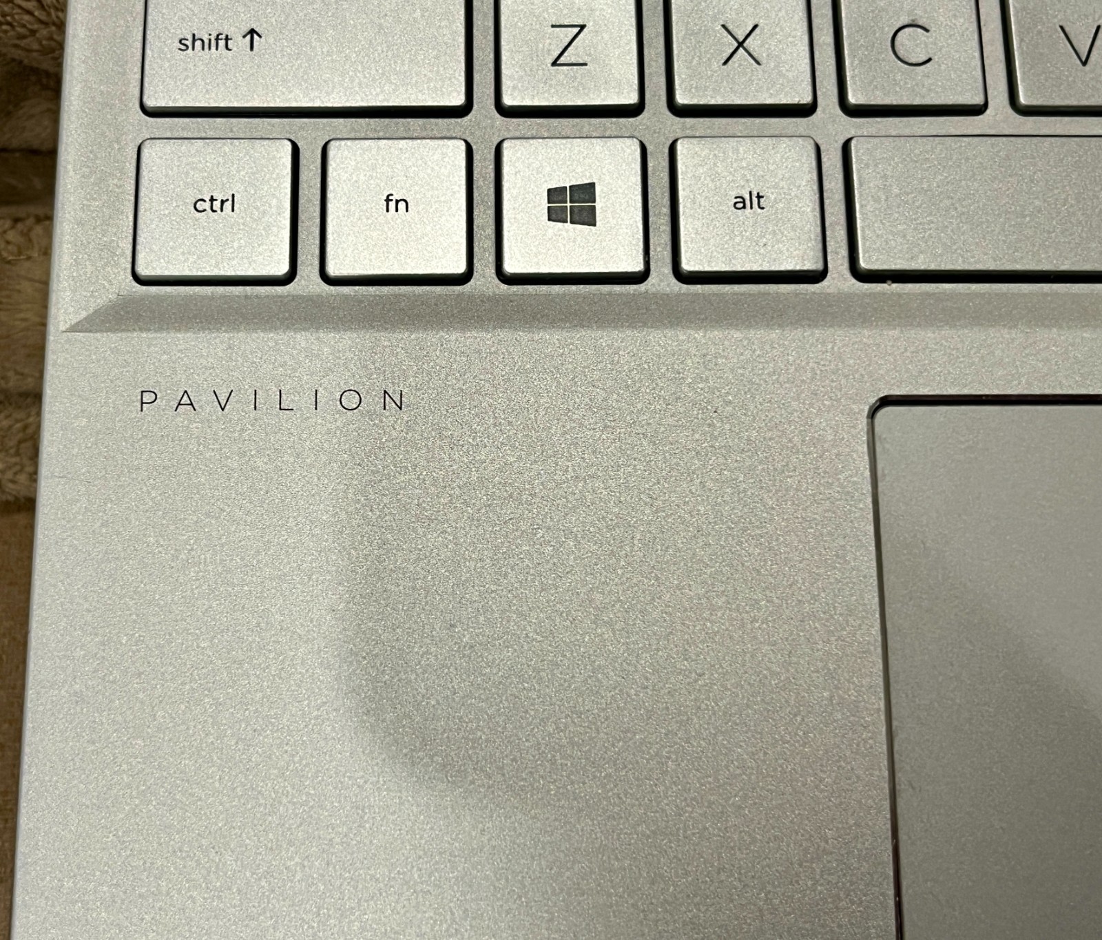 HP Pavilion 15-cs1065cl Laptop Powers On Broken Hinges Parts or Repair