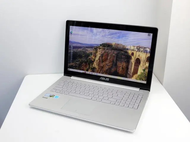 ASUS Zenbook Pro i7-6700HQ 16GB RAM 512GB SSD NVIDIA GeForce GTX 960M 15.6in