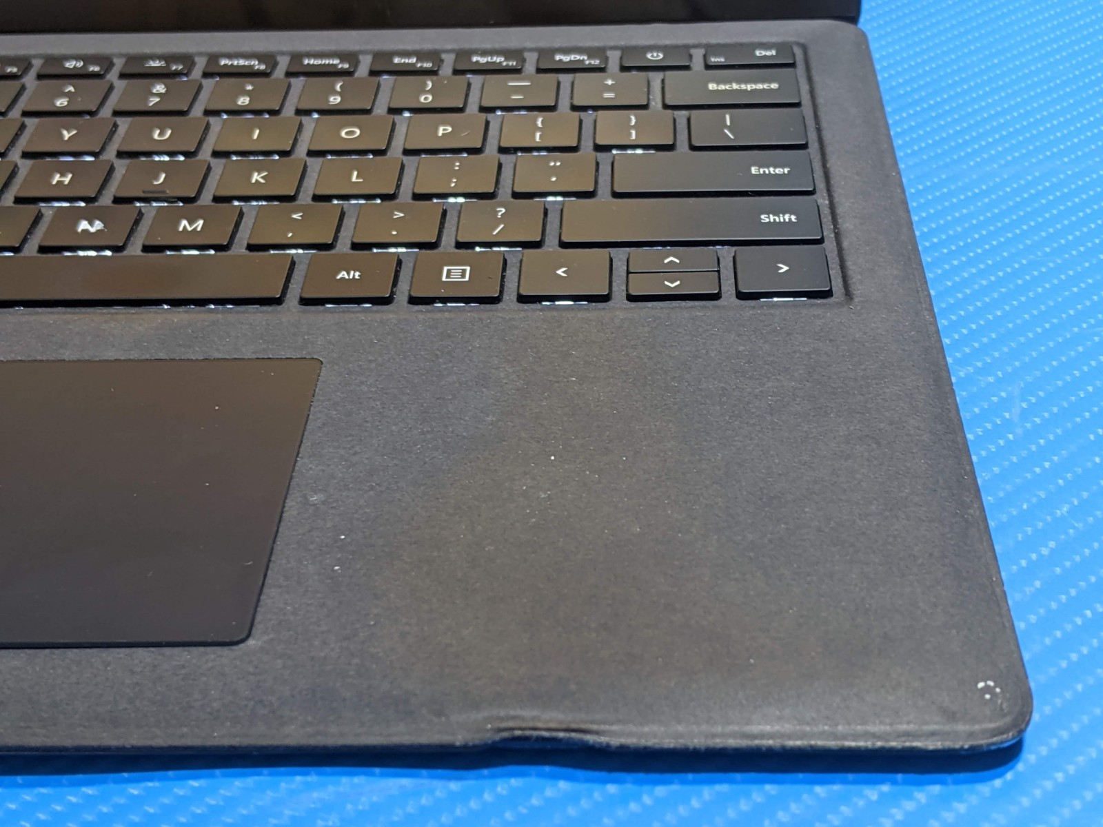 MS Surface Laptop 2 1769 13.5″ 2256×1504 i7-8650U 1.9GHz 8GB 256GB SSD AS-IS