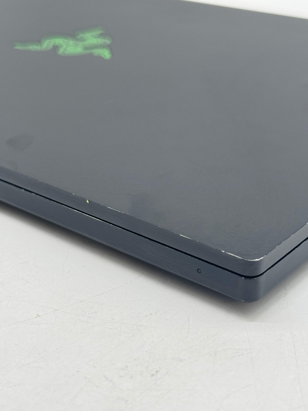 Razer Blade 15 RZ09-02385 15.6″ Core i7-8750H 8GB RAM 1TB SSD GTX 1060 Max Q