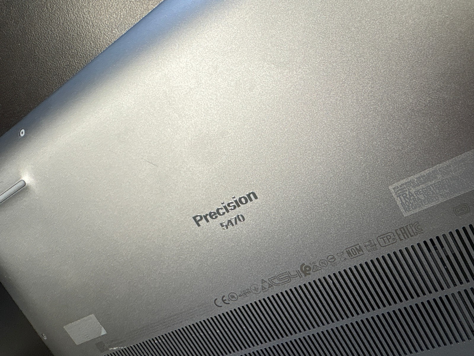 Dell Precision 5470 i7-12800 32GB 1TB RTX A1000 14″ Win11 Pro Silver Laptop