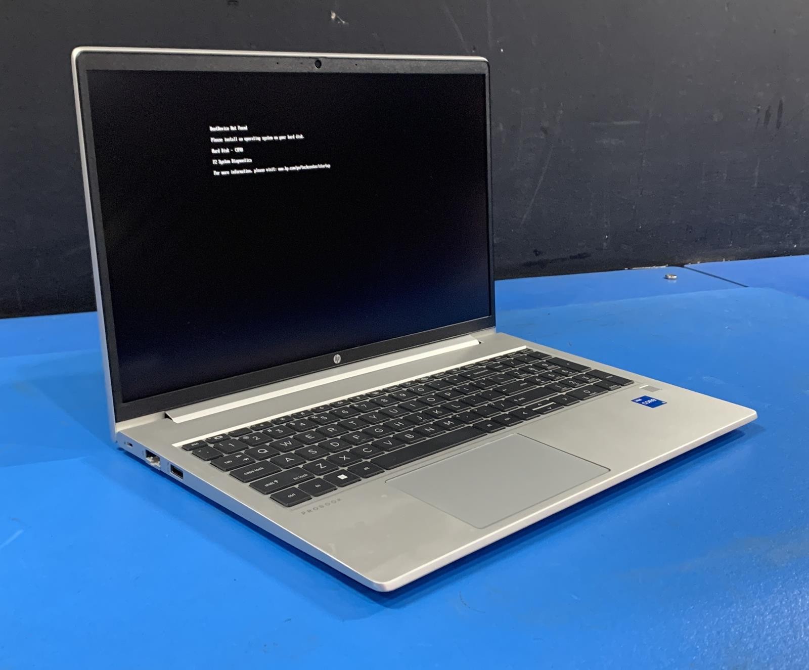 HP ProBook 450 G10 Core i5 1335U 2.50GHz 16GB DDR4 256GB SSD Silver NO OS Dent