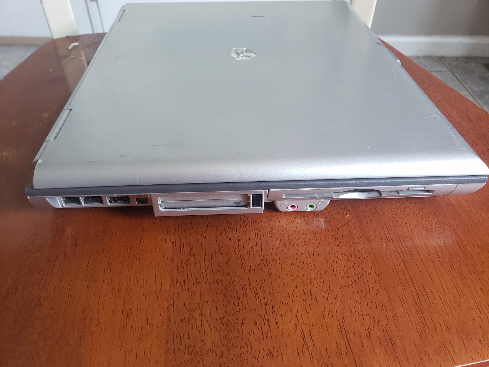 Gateway 400SD4 Intel Pentium 4 2GHz 256MB RAM 14″ 3.5″ Floppy UNTESTED