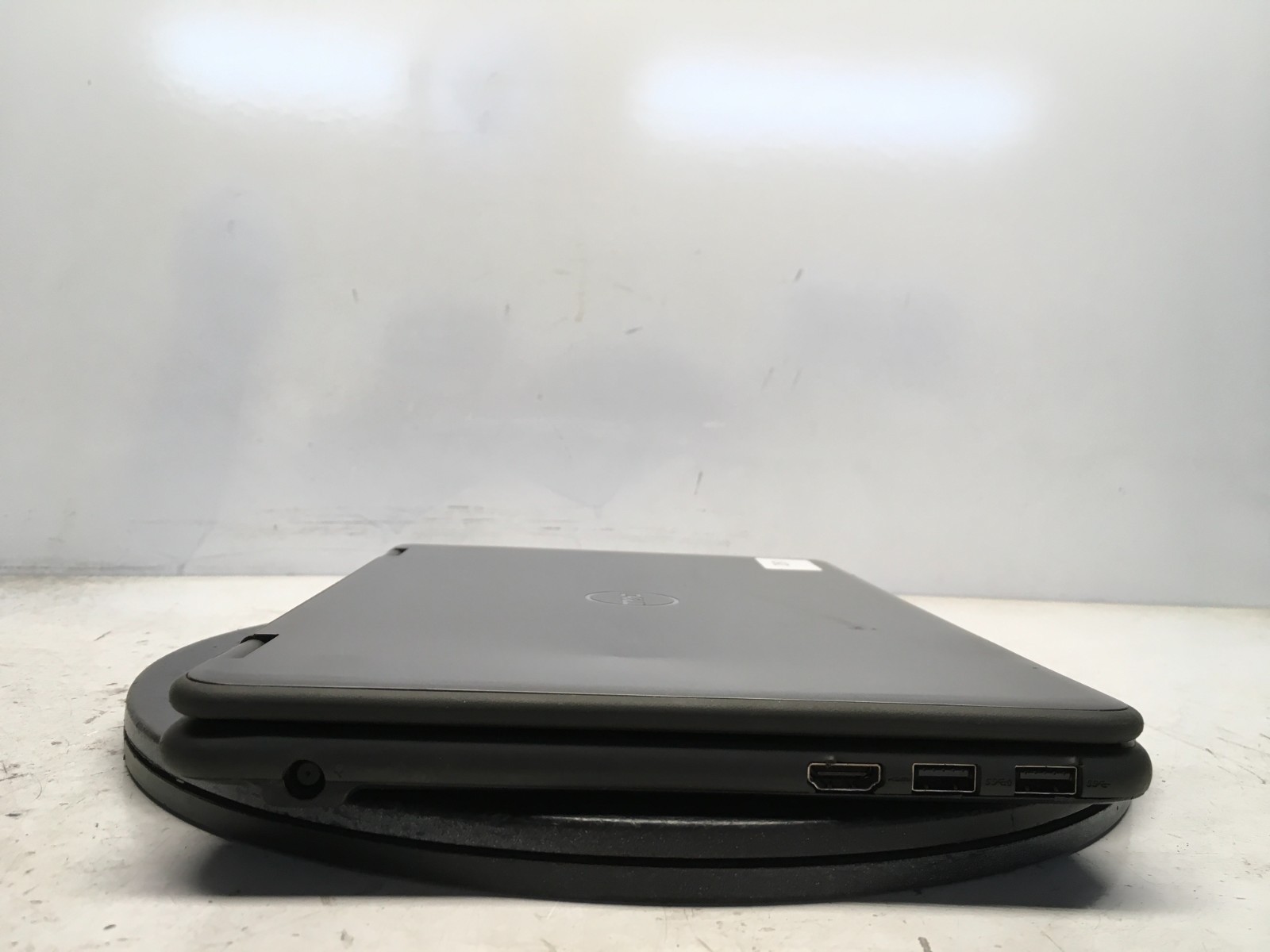 Dell Latitude 3190 2-In-1 Intel Pentium Silver N5000 1.1GHz 4 GB NO HDD
