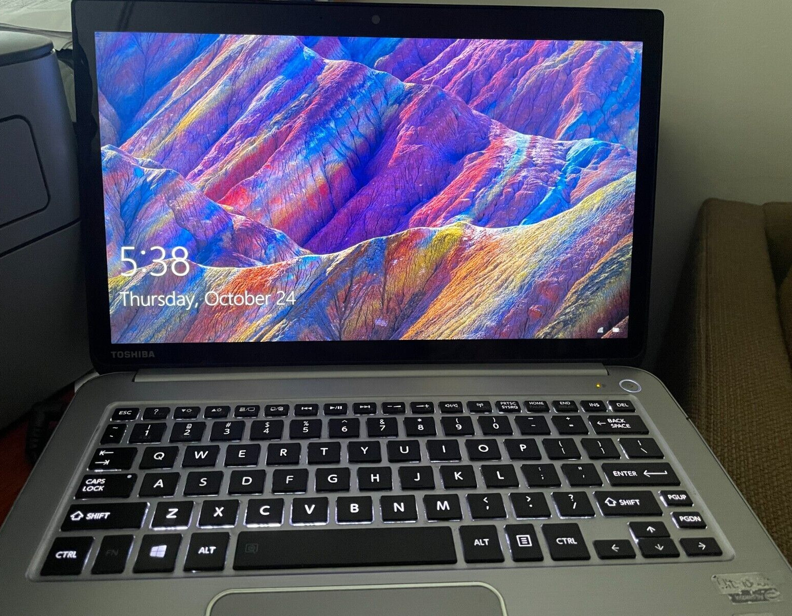 Ultralight 13.3, Hi-Res 2560 x 1440 touch-screen, Intel Core i7 2.4GHz w / Case
