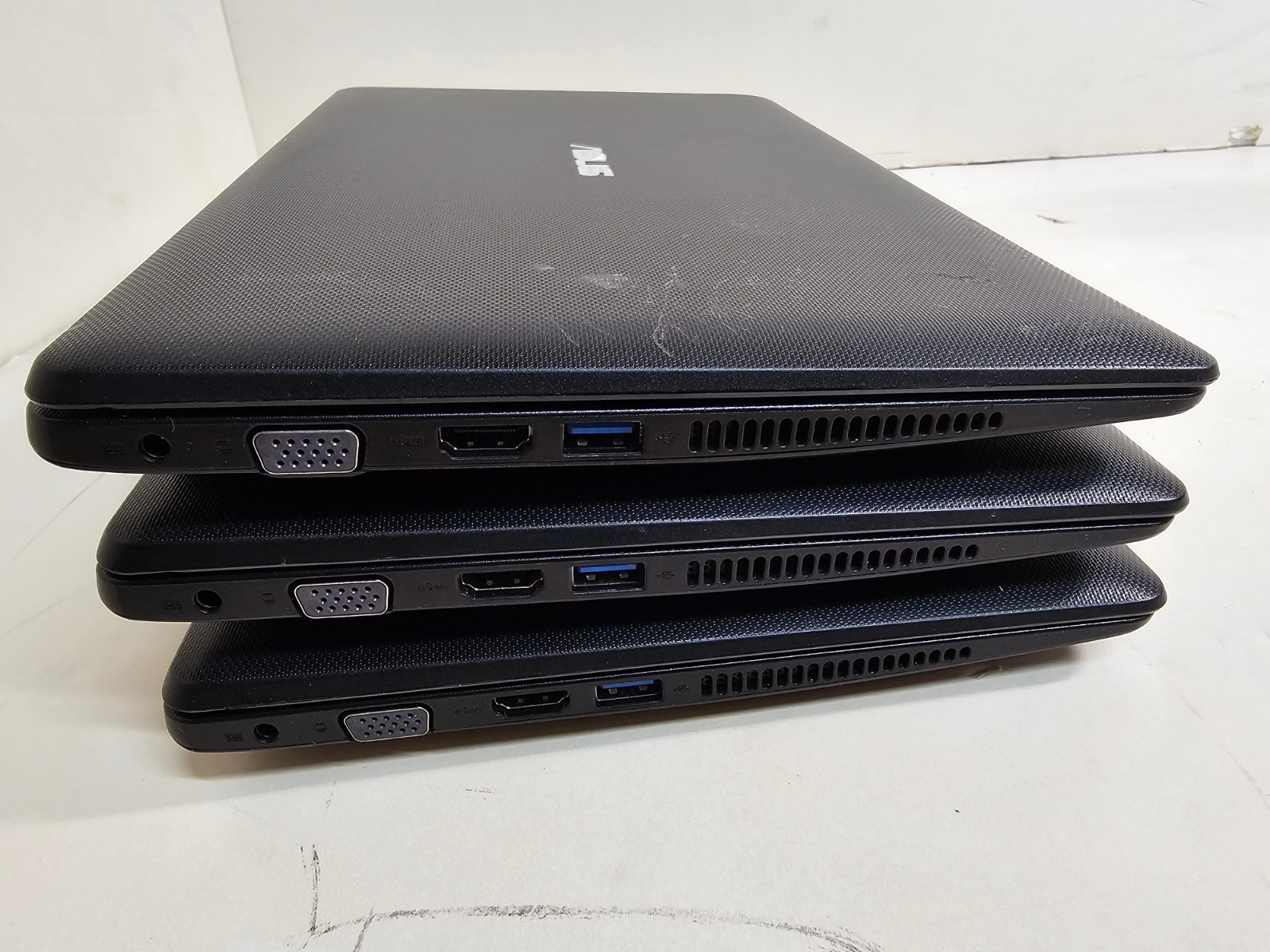 3 Laptop Lot – Asus X200M Notebook PC – K200MA-DS01T – Sold As-Is / Untested