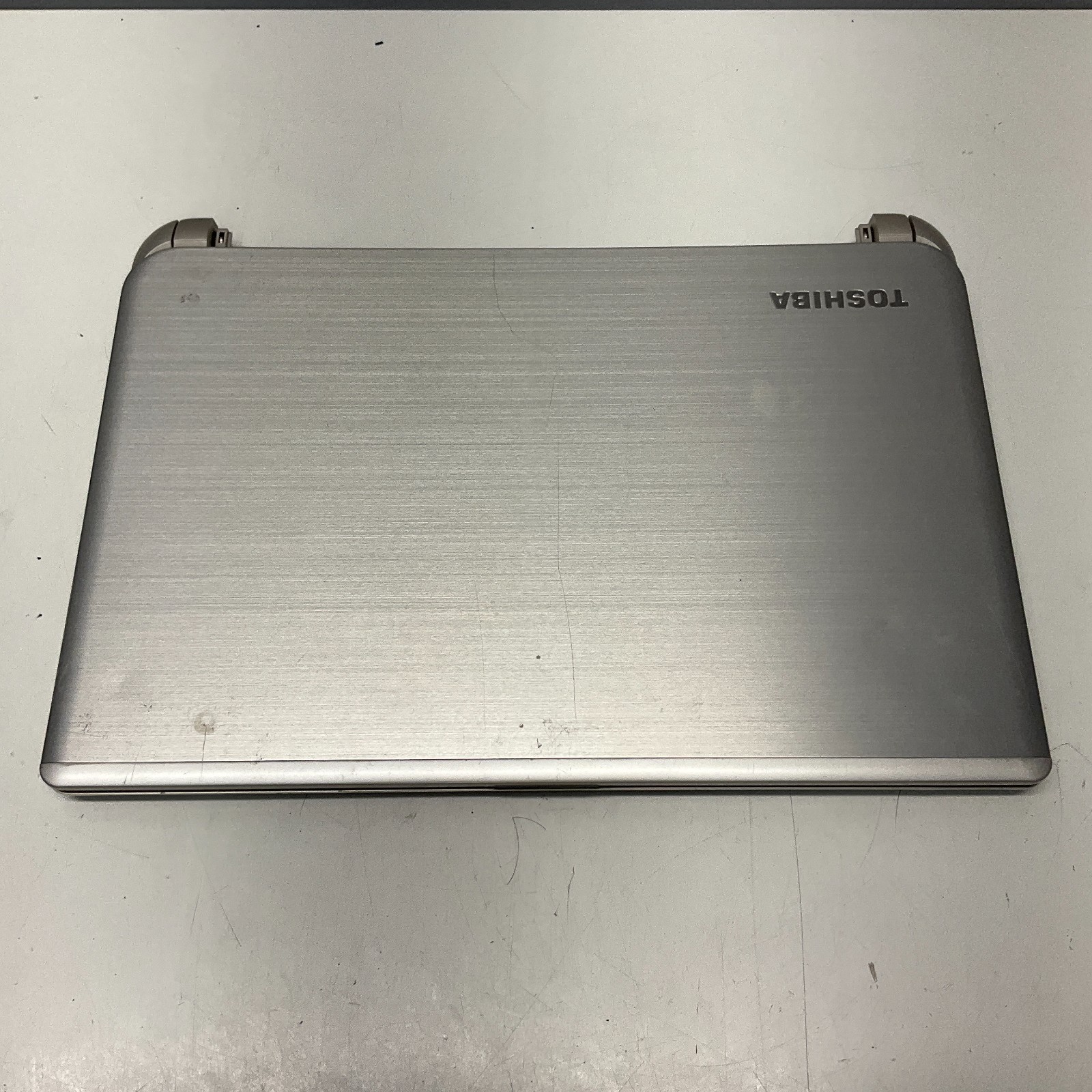 Toshiba Satellite E45t-B i5-5200U 2.20 Ghz 4GB 250GB SSD Win 10 Laptop NO BATT