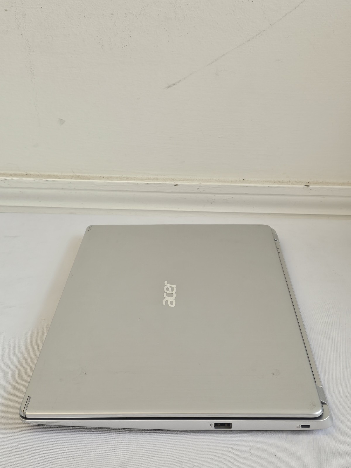 Acer Aspire 5 Laptop – AMD Ryzen 3-3200u – 16GB RAM – 1TB HDD – Windows 11 READ