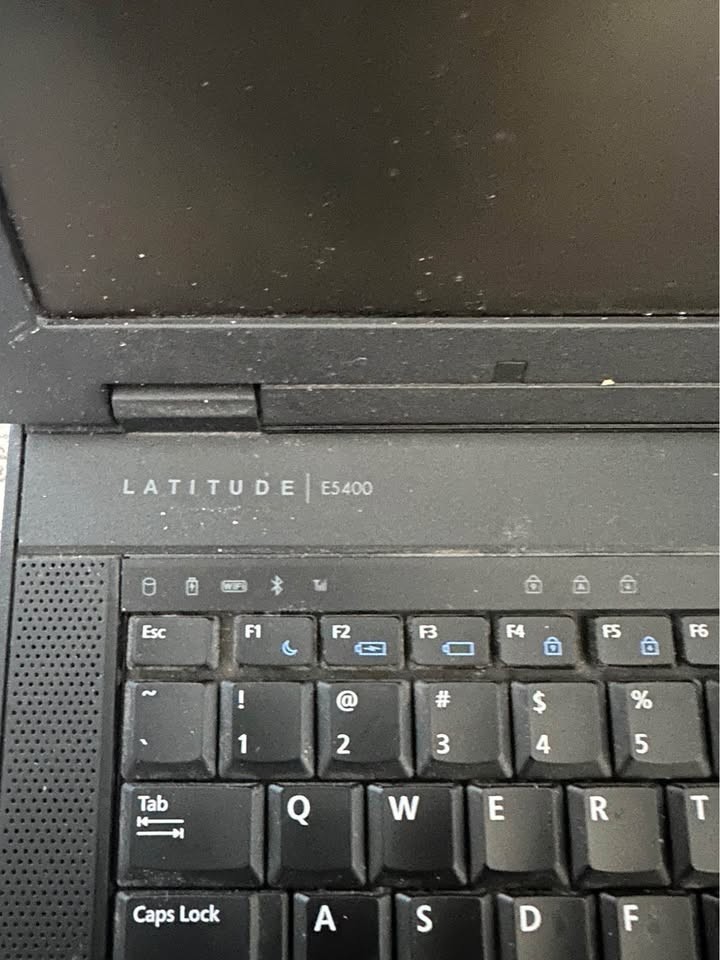 Dell Latitude E5400 Intel Core 2 Duo P8400 2.26 GHz | 2 GB RAM | 160GB HDD