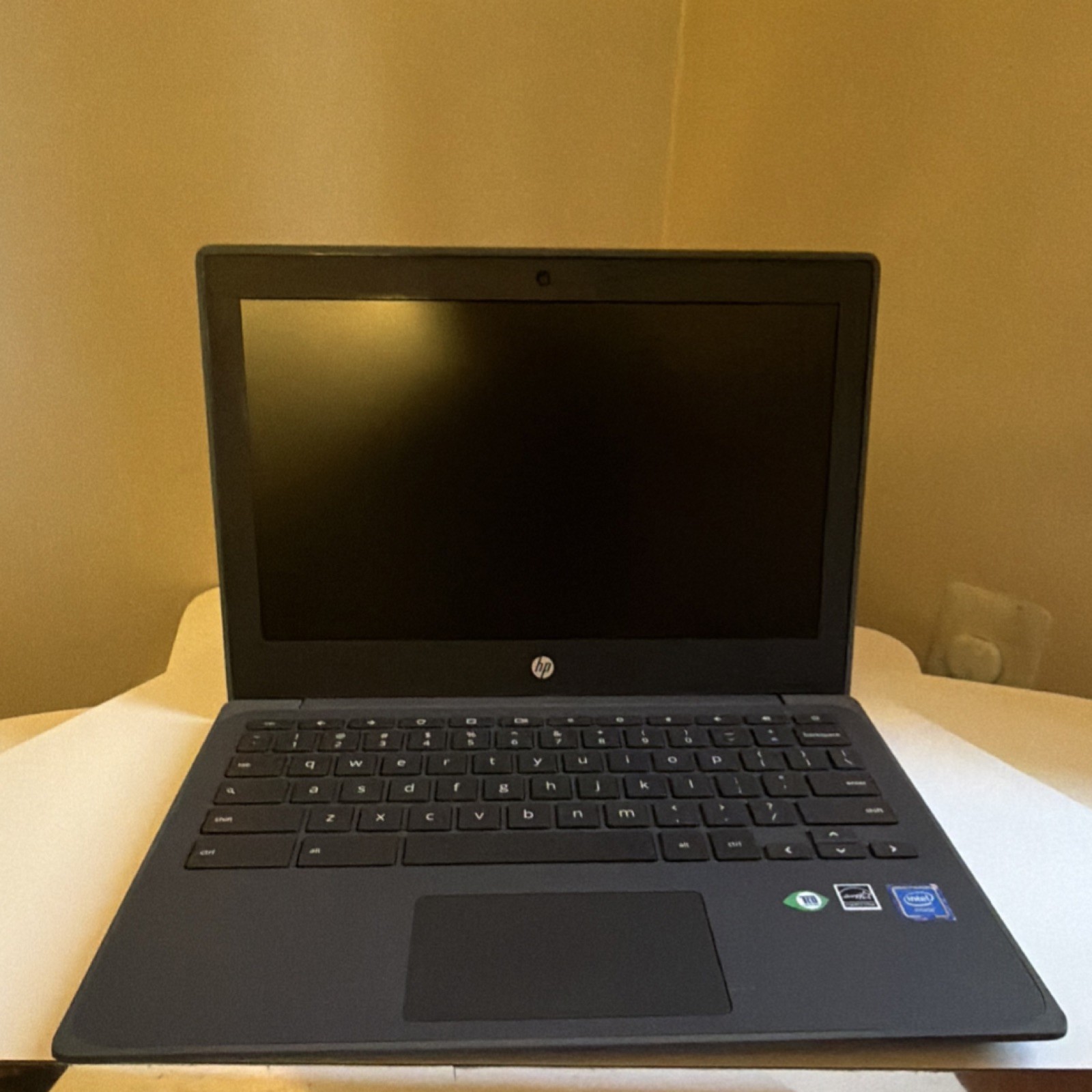 HP Chromebook G8 EE 11.6″ Intel Celeron 4GB 32GB Wi-Fi Black Built-in Webcam