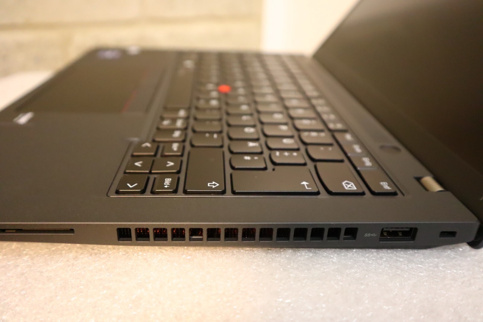 Lenovo Thinkpad T14 G3 I7-1260P 12-Core 32G 4TB Nvidia GeForce MX550 Lte Gar