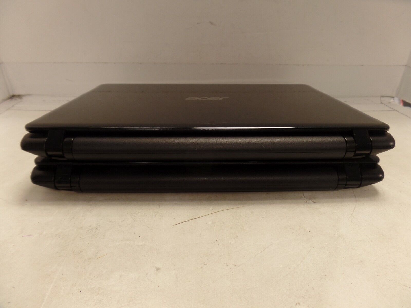 Lot of 2 Acer Aspire V5/ Acer one 11.6″ Laptops **AS IS PARTS NOT WORKING READ**