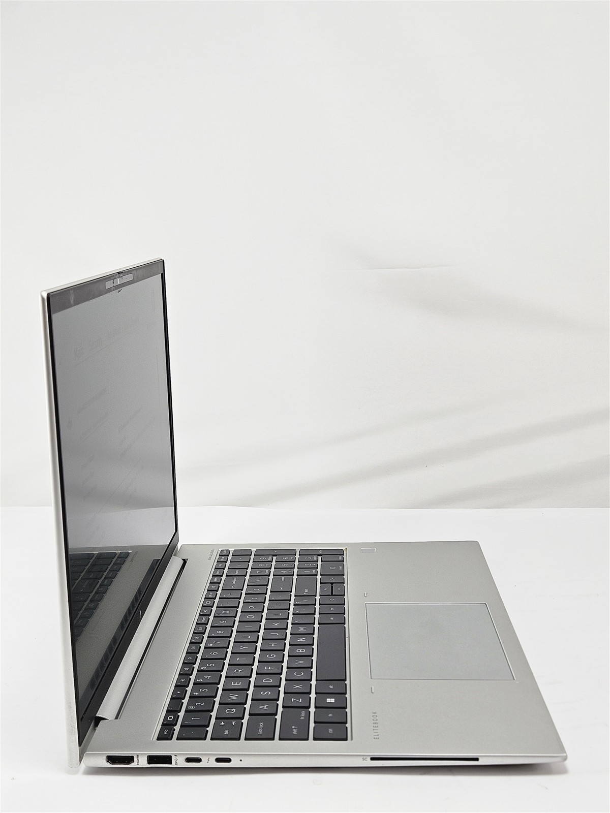 HP EliteBook 860 G9 i5-1235U 16GB 512GB SSD 16″ Pro Notebook