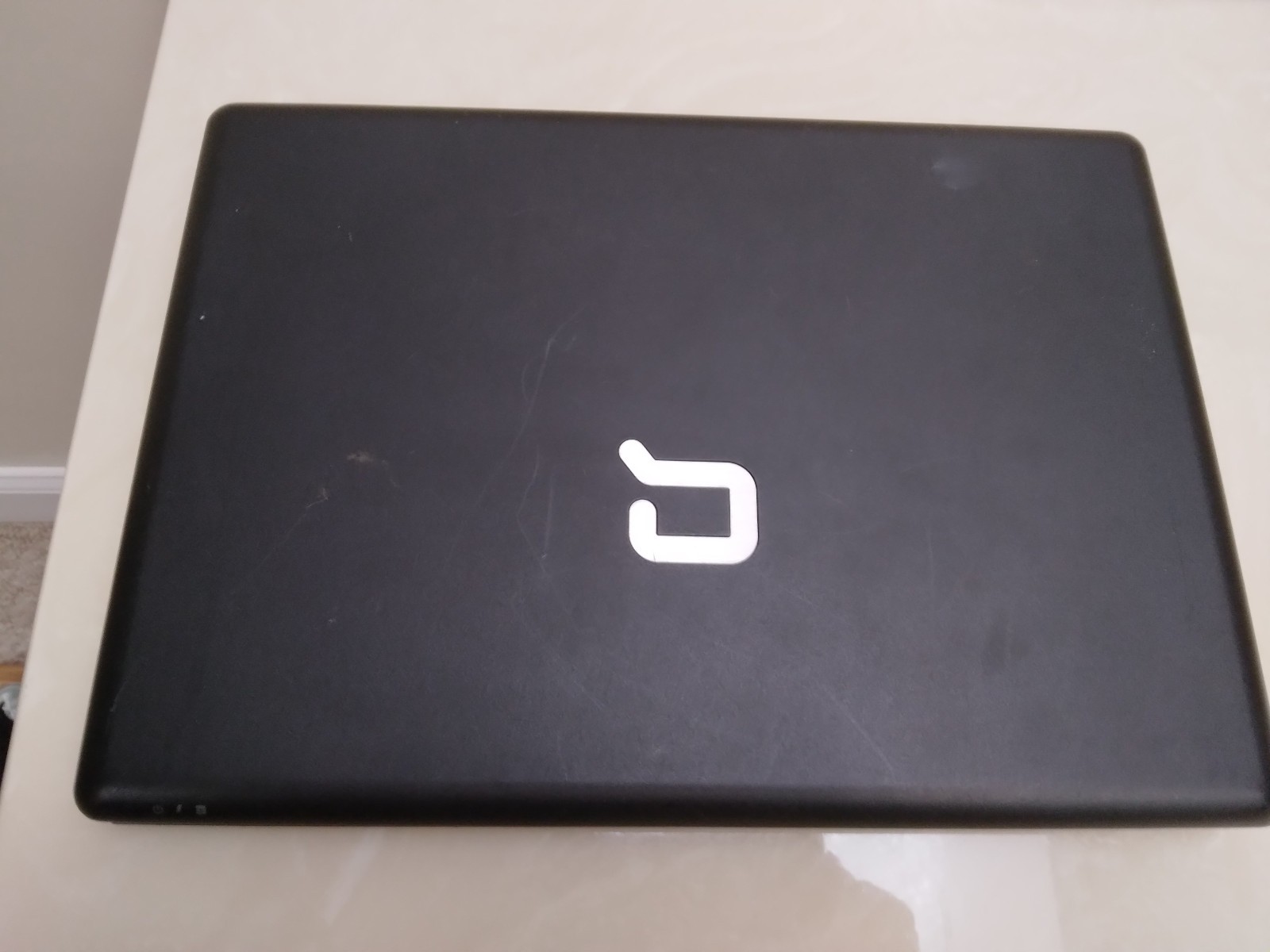 HP Compaq F700 15.4″ Mem 2GB AMD 1.8Ghz Boots to Bios (See Description)