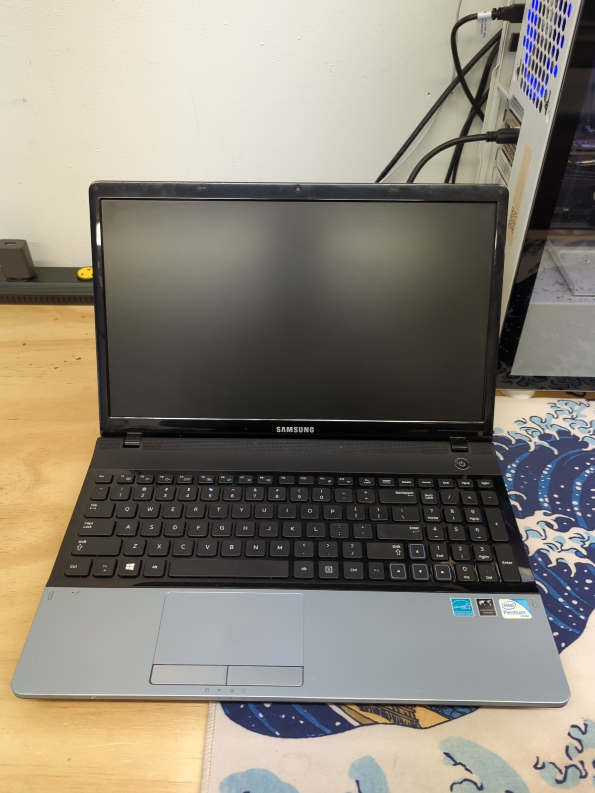1057 – Samsung NP300E5C – FOR PARTS / AS-IS