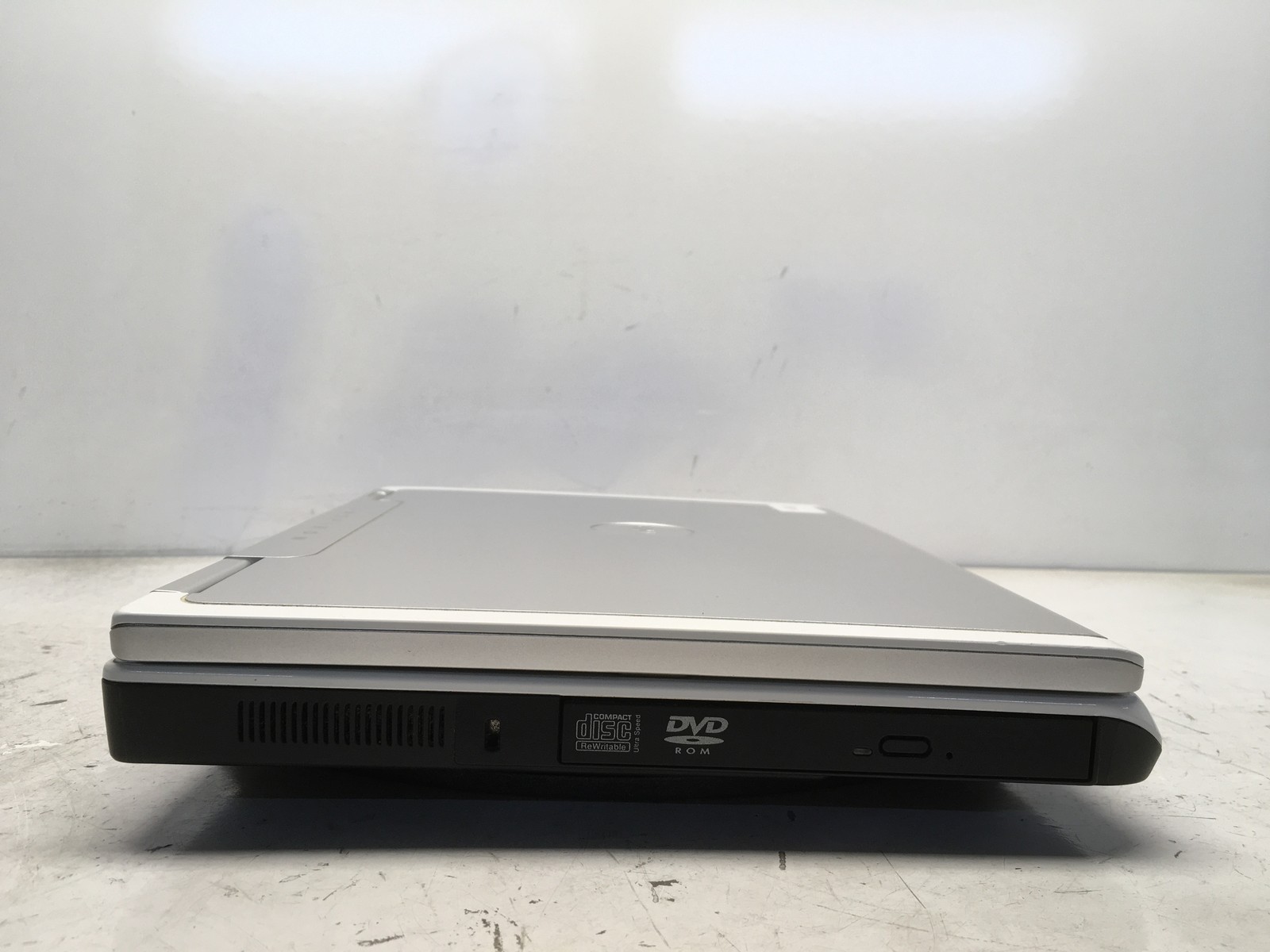Dell Inspiron 6400 Intel Core Duo 06E8 1.83GHz 4 GB NO HDD No Batt
