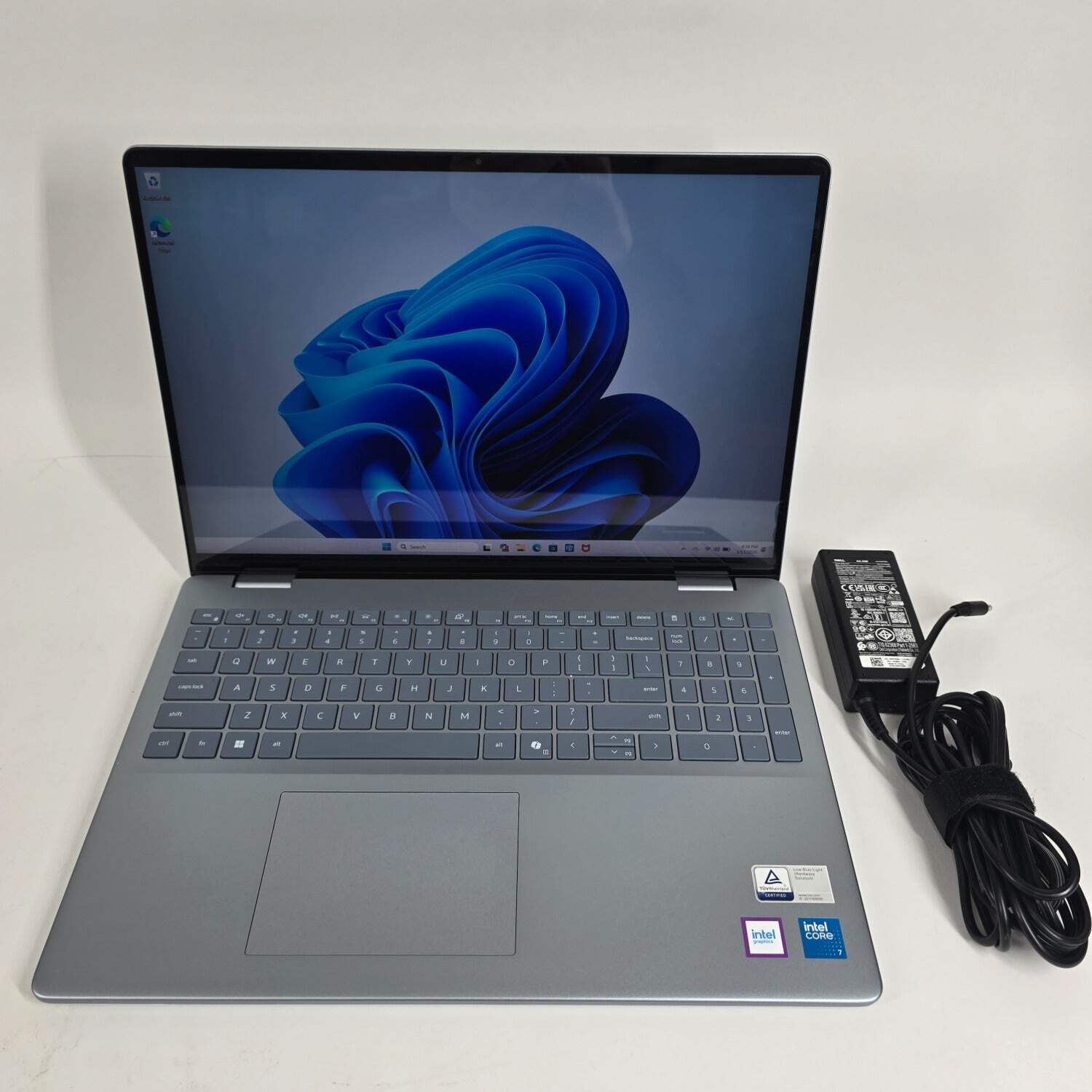 Dell Inspiron P131F 16″ Core Ultra 7 150U 1.8GHz 32GB RAM 1TB SSD