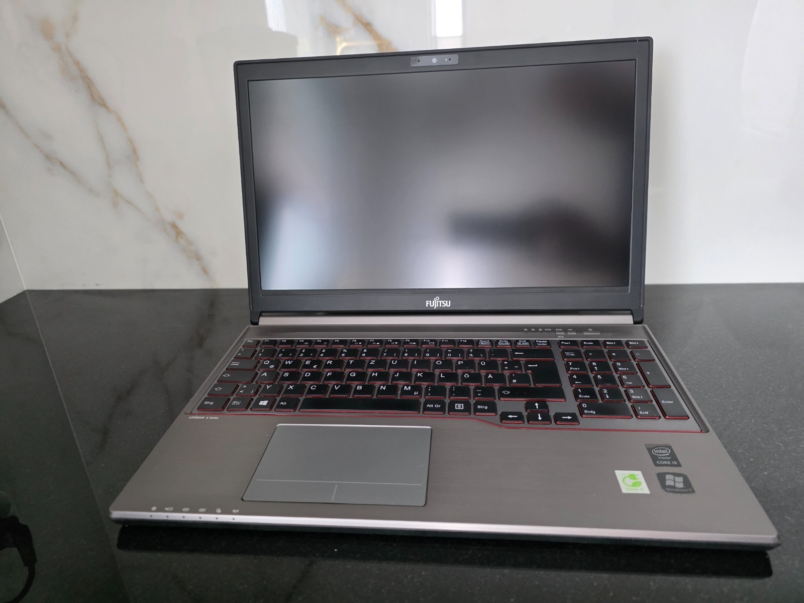 Laptop Fujitsu LifeBook e754 i5 8GB 320GB DVD-RW 15.6 inch Full HD Windows 10