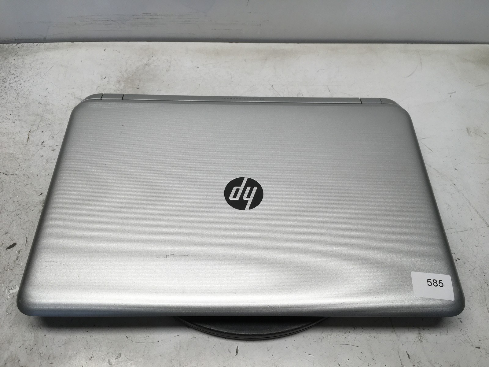 HP Pavilion 17-F220NR AMD Quad-Core A8-6410 2GHz No HDD/Ram/Batt