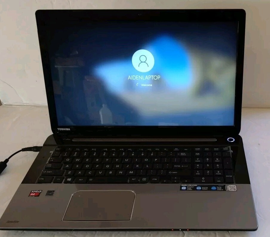 TOSHIBA SATELLITE L75D-S7280 17.3″ 640GB 8GB AMD A4-5200APU 2.00 GHz Win 10 PRO
