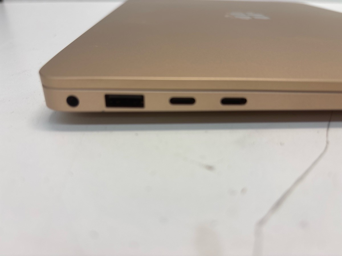 PRE-OWNED MICROSOFT SURFACE LAPTOP 7 2036 WITH CHARGER (P23017458)