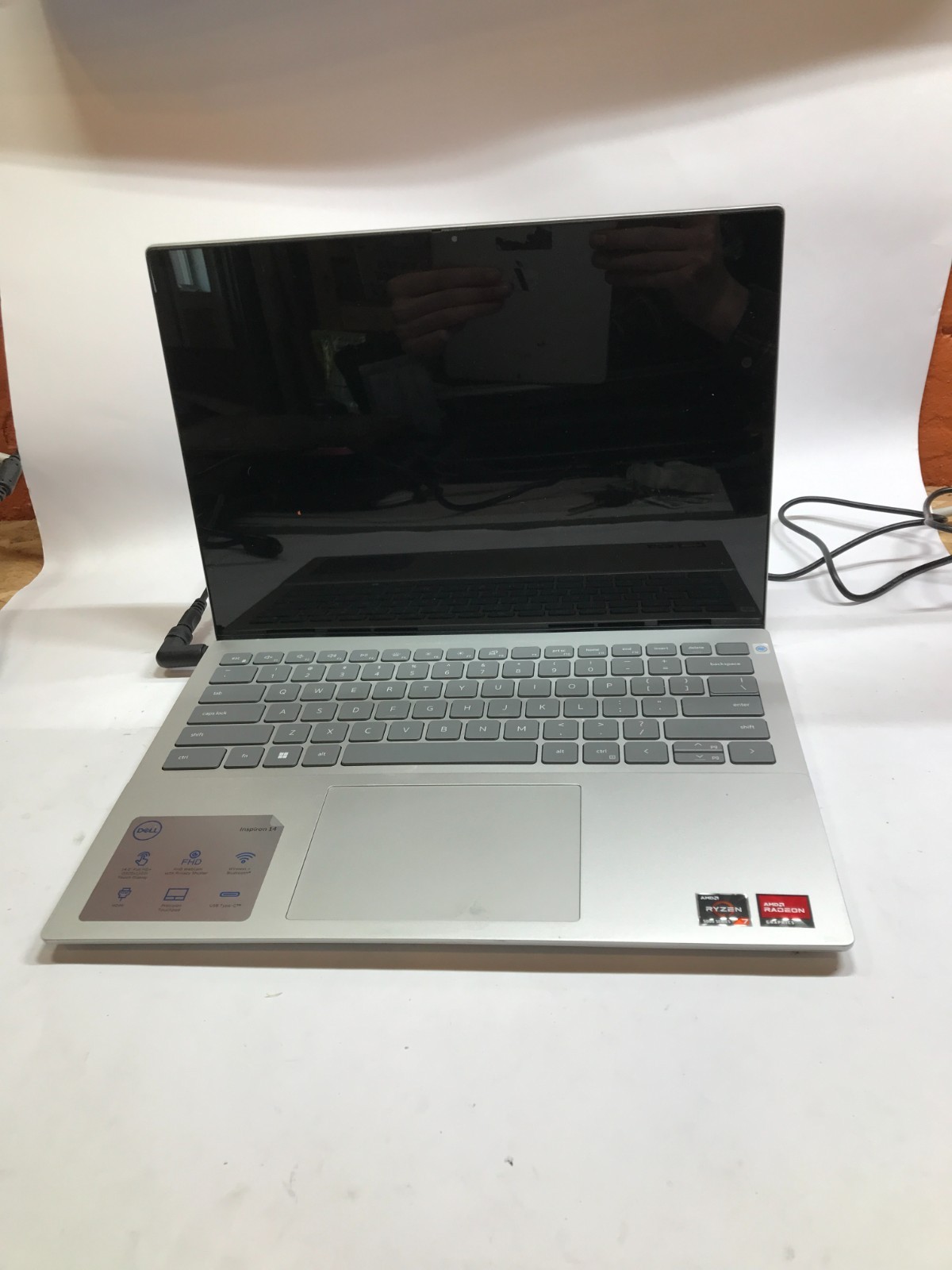 Dell Inspiron 14 5425 14″ AMD Ryzen 7 5000 Series NO RAM NO SSD/OS For Parts