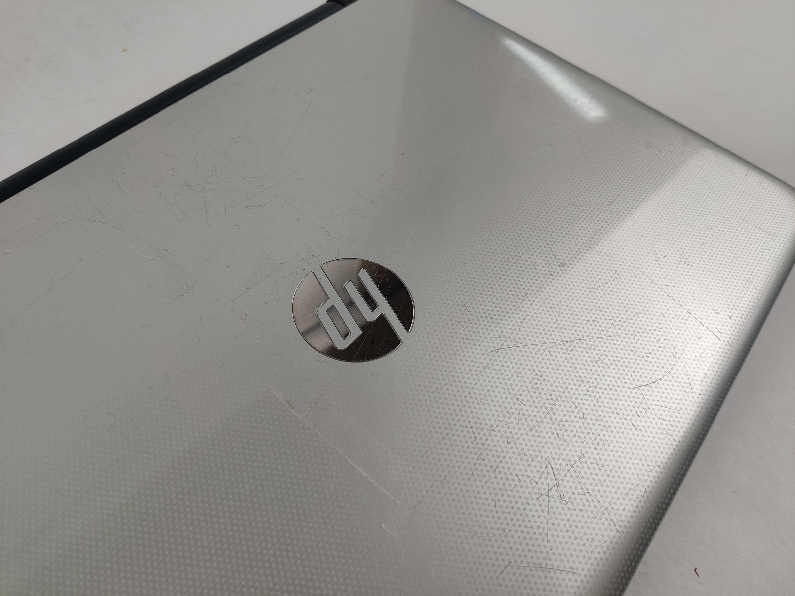HP 15-1271WM Laptop w/ Intel Pentium N3540 2.16 GHZ + 4 GB 500GB *BAD BATTERY*