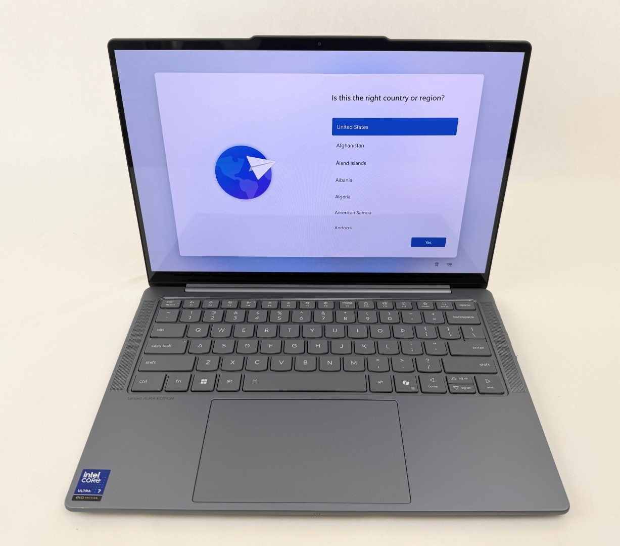 Lenovo Slim 7 14ILL10 14″ FHD+ OLED Touch Ultra 7 258V 32G 1TB SSD W11H Copilot+