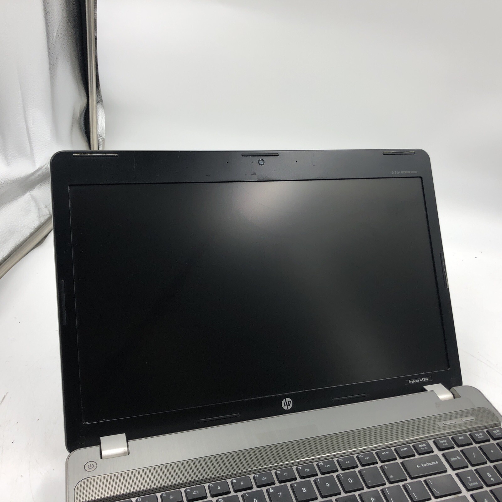 HP Probook 4530S Laptop Intel i3-2330M 2.2GHZ 8GB NO HDD/OS Cracked Screen
