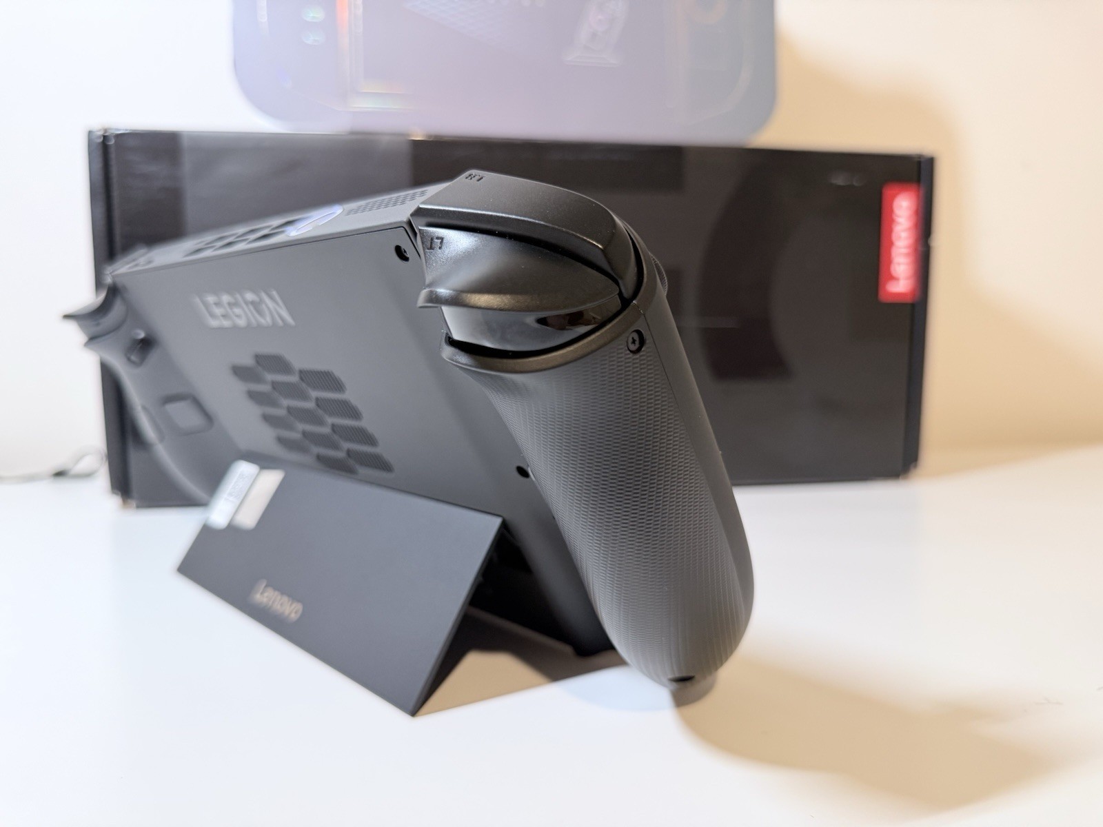 Lenovo Legion Go 2 OLED Ryzen Z2 Extreme 32GB (1TB SSD Model) – Gaming Handheld