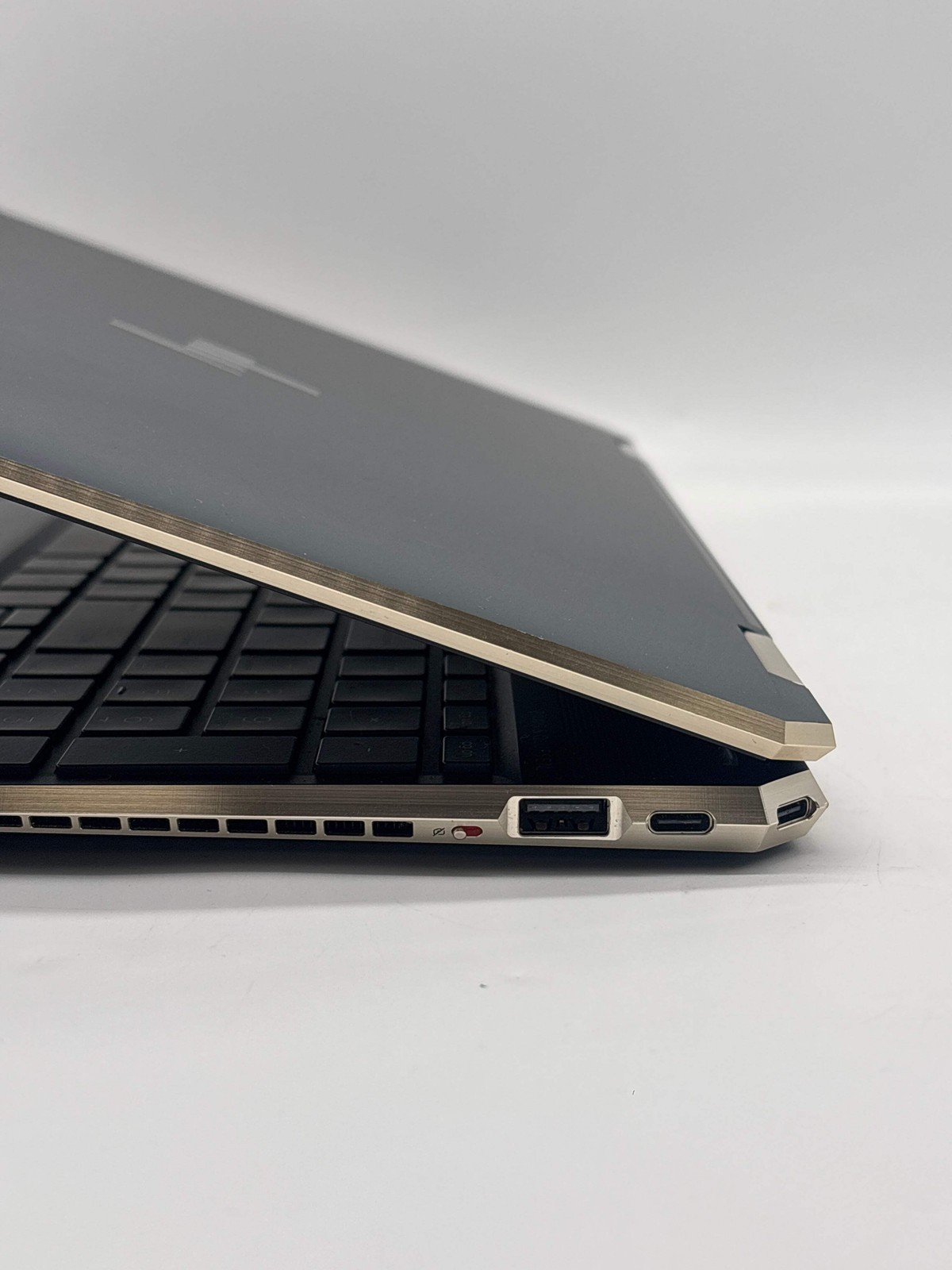 HP Spectre x360 15t-eb100 2-in-1 i7-1165G7 16GB RAM 256GB SSD Used
