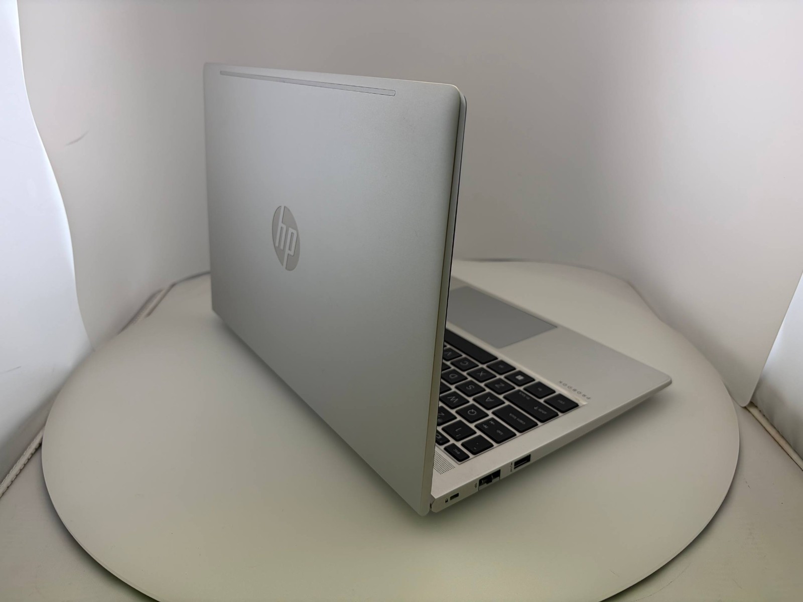 HP ProBook 440 G9 14″ i5-1235U@1.3GHz, 16GB RAM, 256GB NVME SSD, WIN 11 Pro