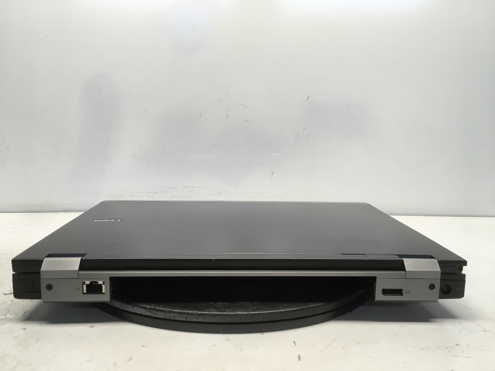 Dell Latitude E6500 Intel Core 2 Duo P8800 2.66GHz 4 GB NO HDD No Batt