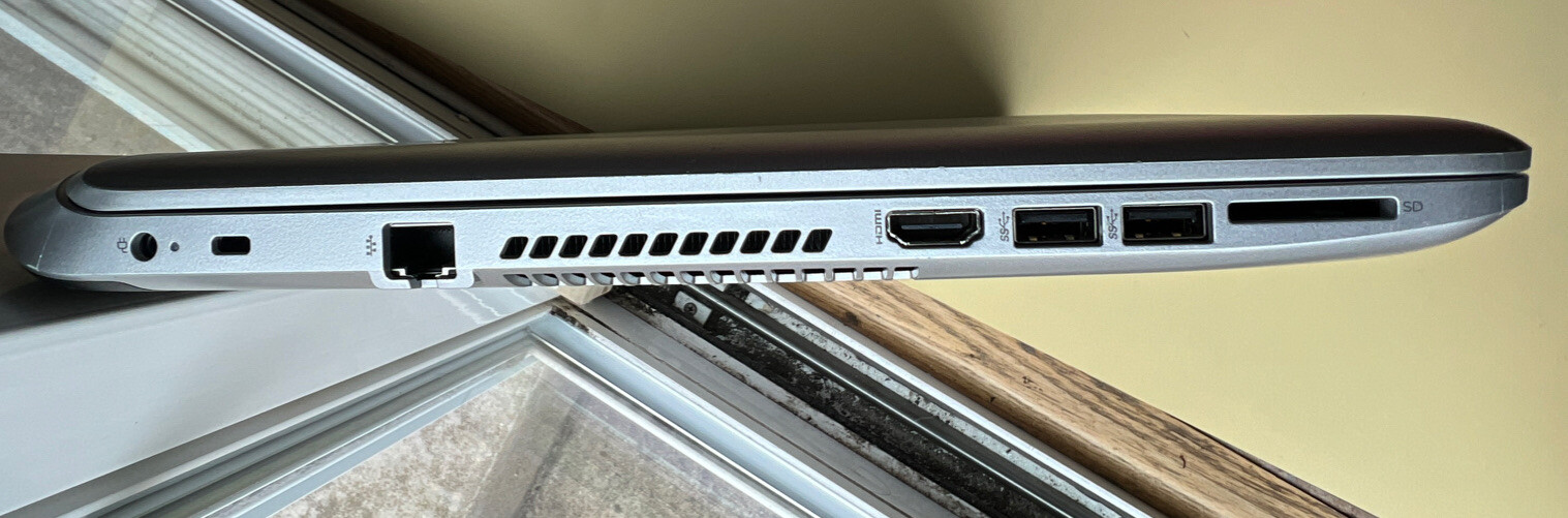 17″ HP Pavilion AMD A8 2GB RAM 0GB HDD PARTS OR REPAIRS