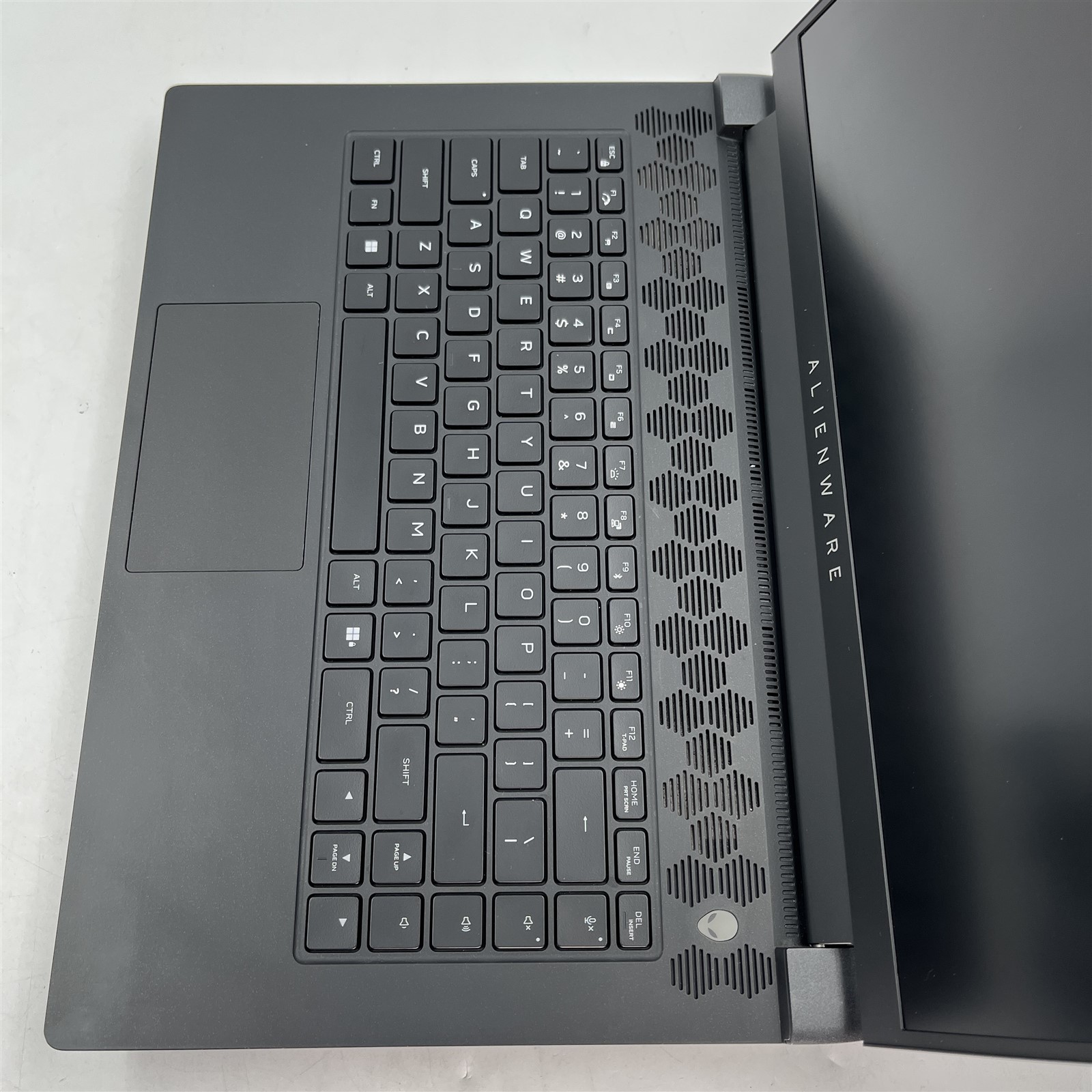 Dell Alienware M15 R7 Ryzen 9 6900HX/32GB RAM/1TB NVMe SSD/RTX 3070 Ti 8GB