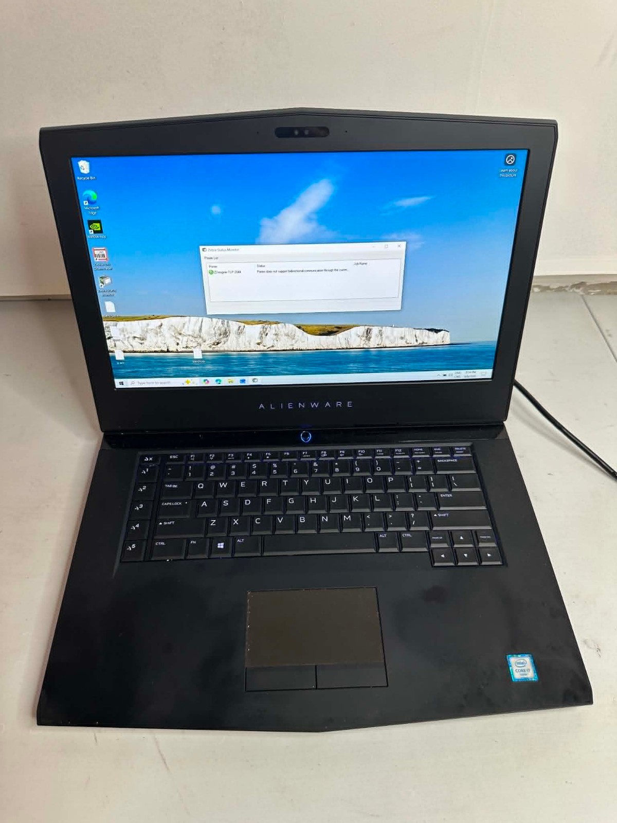 Dell Alienware 15 R3 i7-6700HQ GTX 1060, 16GB ram, 128GB SSD, 1TB HDD – Low batt
