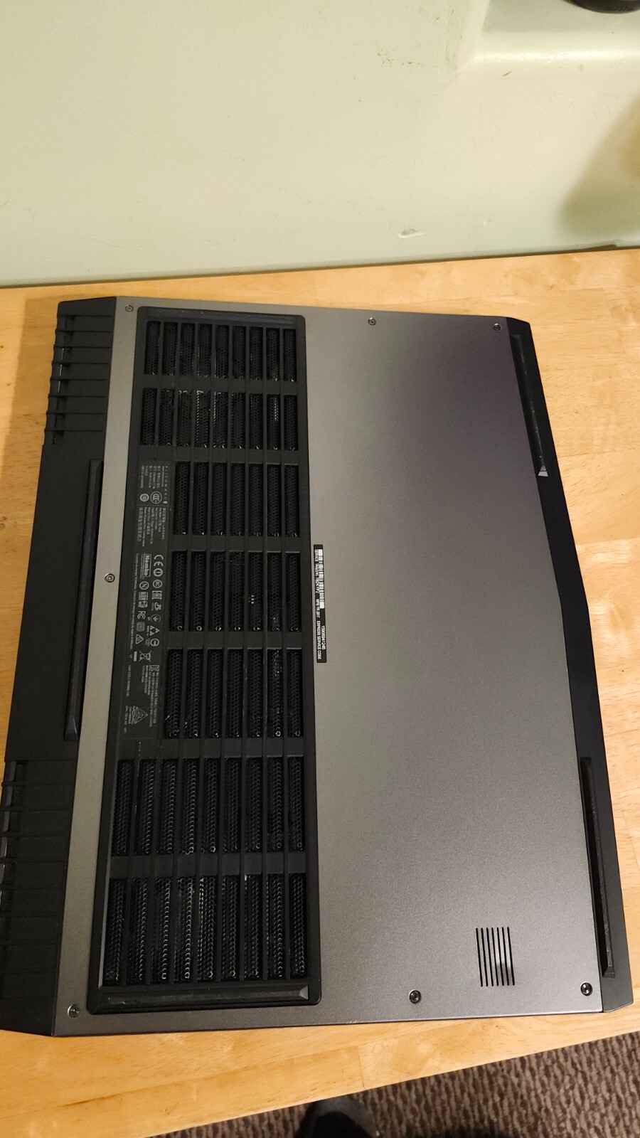 Alienware 17 R4 Laptop i7-7700HQ NVIDIA 1070 16GB RAM 250GB & 128GB SSD 1TB HDD