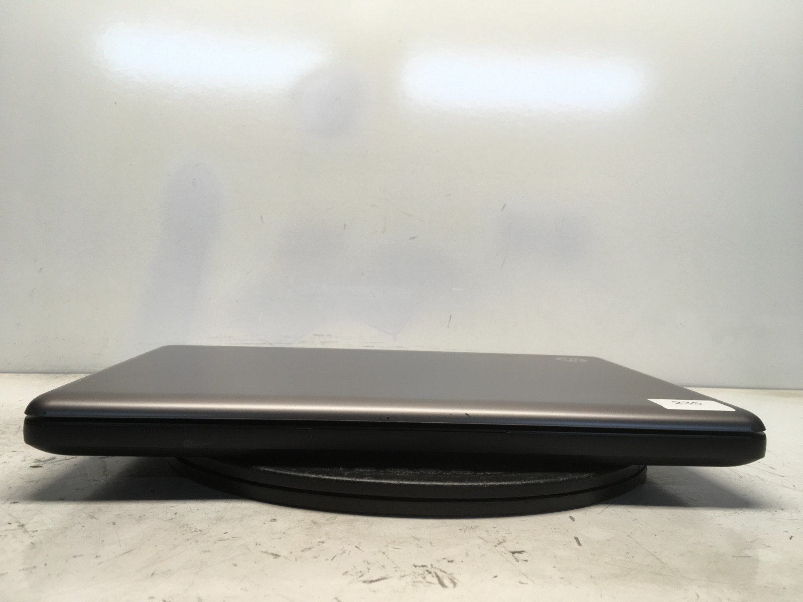 HP 2000-363NR Intel i3-M370 2.4GHz 4 GB NO HDD