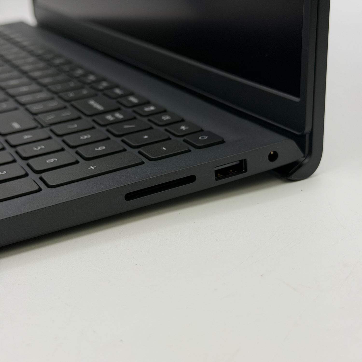 Dell Inspiron 3511 15.6″ i5-1035G1 1.2GHz 16GB RAM 500GB SSD