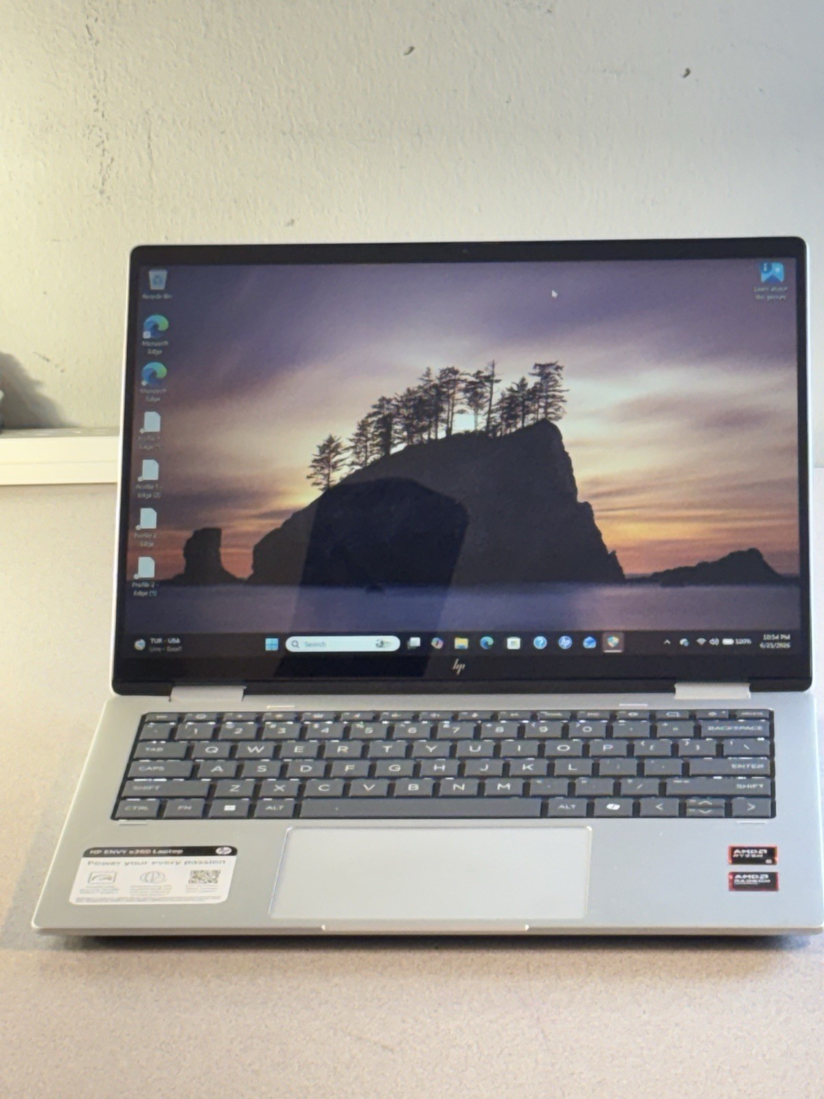 HP Envy X360 2-in-1 14| Ryzen 5 8650HS Radeon 760M Gr 16GB RAM 512GB SSD Touchs